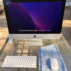 Apple iMac 21.5” Retina 4K Late 2015 w/ Keyboard & Mouse