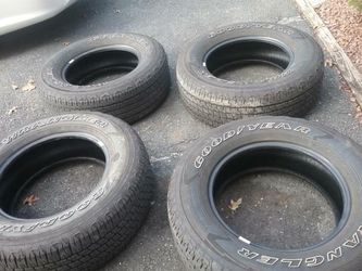 Good year Wranglers 2656018 truck tires