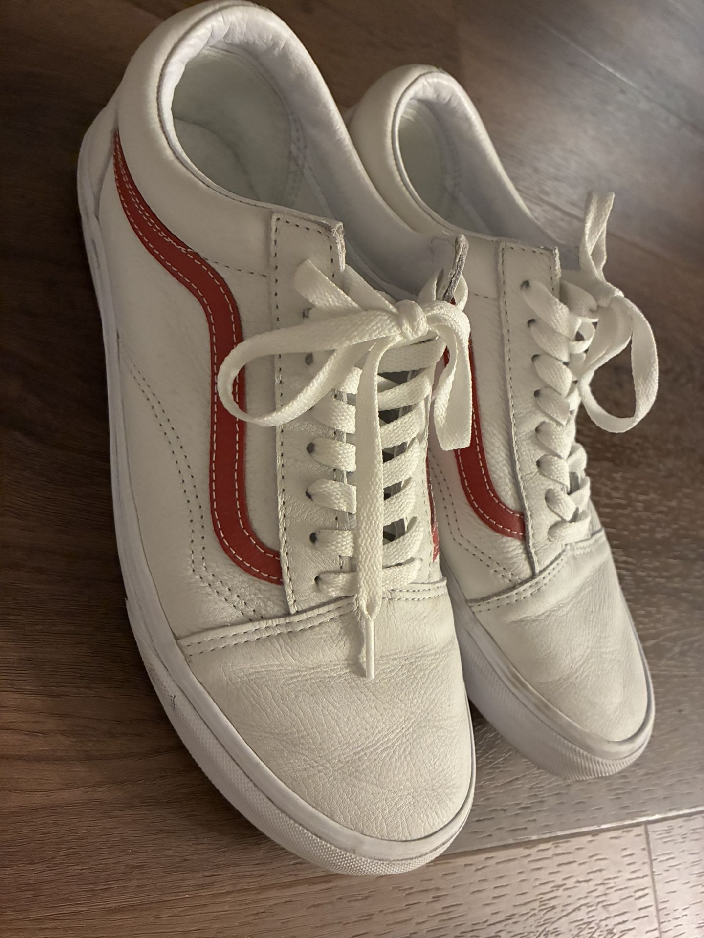 Vans White and Red Men’s Size 10 Good Pre-Owned Condition