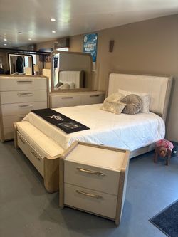 New Queen Bedroom Set