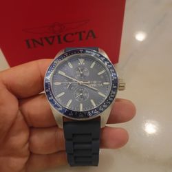 Invicta Aviator Nomad 40mm watch. Model 38401