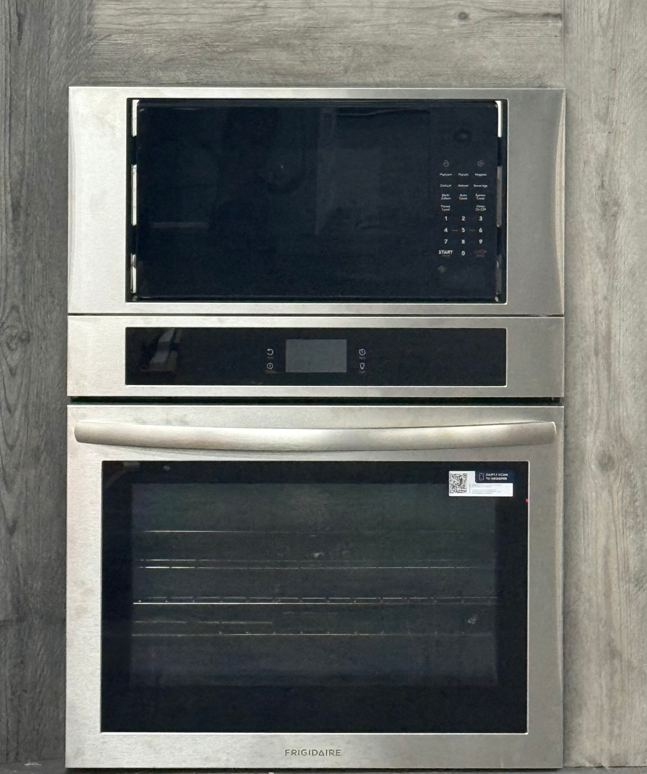 FRIGIDAIRE Oven FCWM3027AS 00775 .
