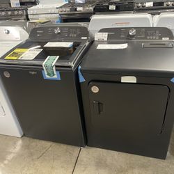 WHIRLPOOL VOLCANO BLACK WASHER SND DRYER SET 