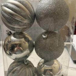 Christmas Tree Decorations/Ornaments