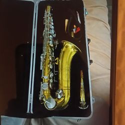 King Cleveland 613 Alto Saxophone – Ready to Play – Great Shape