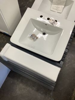 Pedestal Sink w/ Stand
