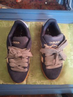 Adidas Sneakers