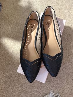 Candie’s Women’s Laser-cut pointed-toe Flats Shoes Black size 9.5