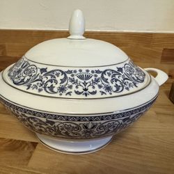 Minton Infanta Bone China Vegetable Tureen with Lid