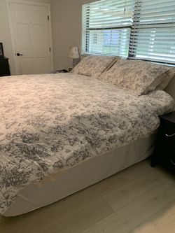 King Size comforter & Pillow Shams