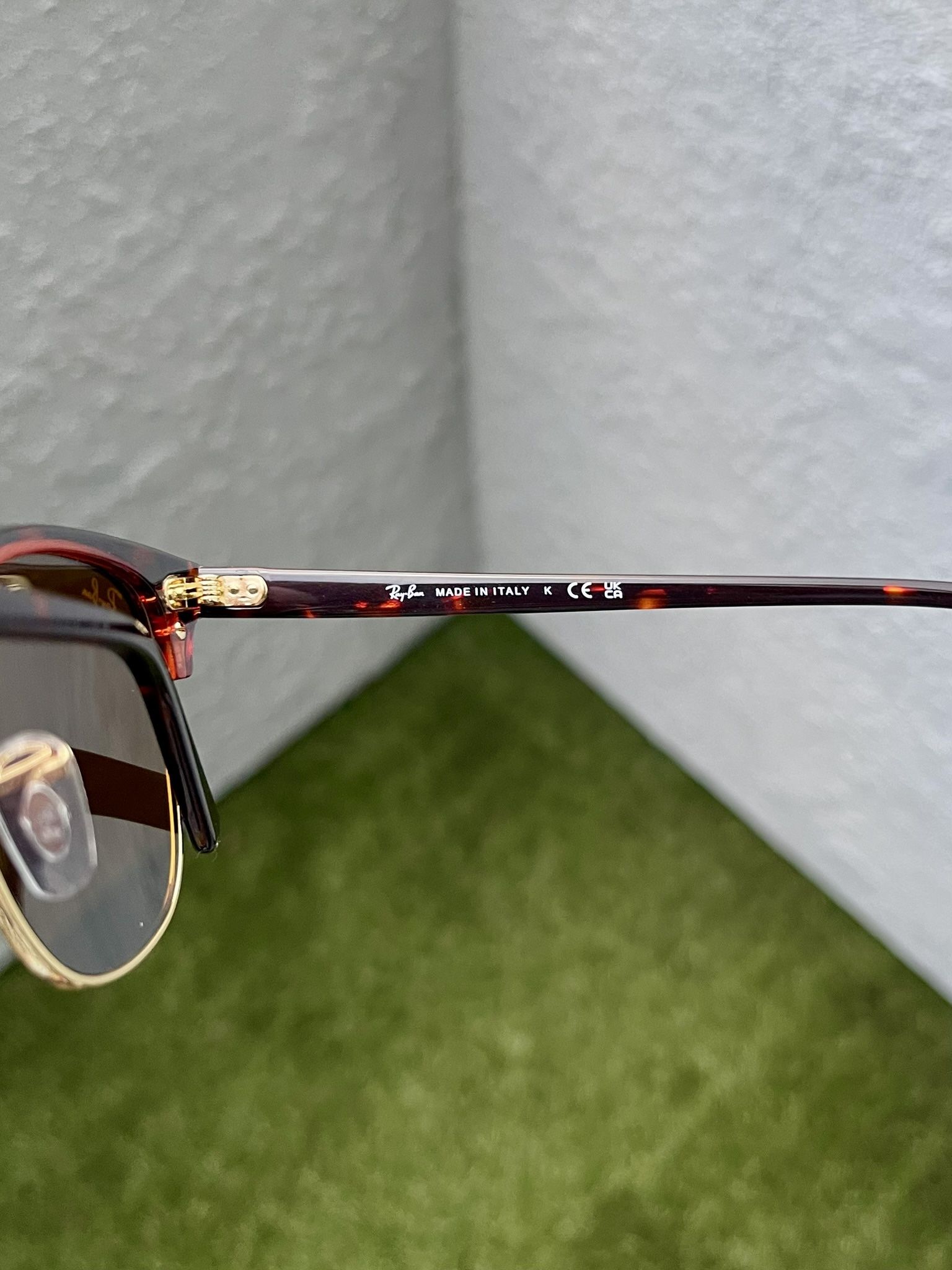 New With Tags Ray Ban Classic Clubmaster RB3016 Red Havana 