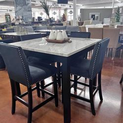 PUB Style Dining Table And Chairs 