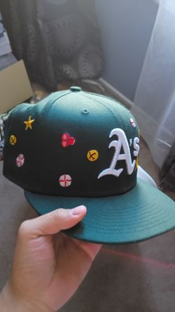 *PICKUP ONLY* hats for sale (3 fitted, 1 snapback)