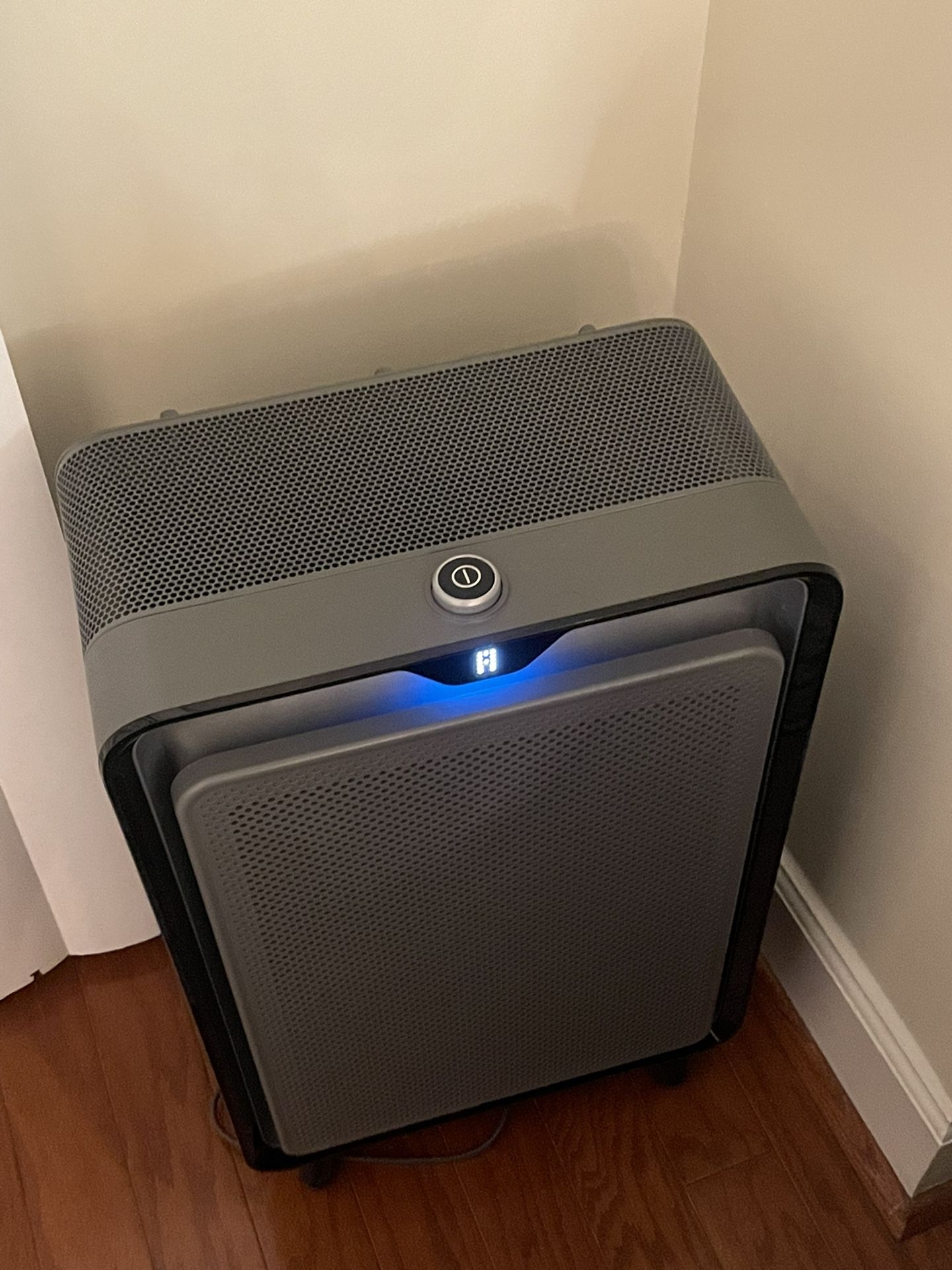 Bissell Smart air Purifier with HEPA and Carbon Filters + Vornado EV100 Evaporative Whole Room Humid