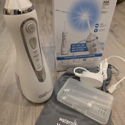 Waterpick water flosser