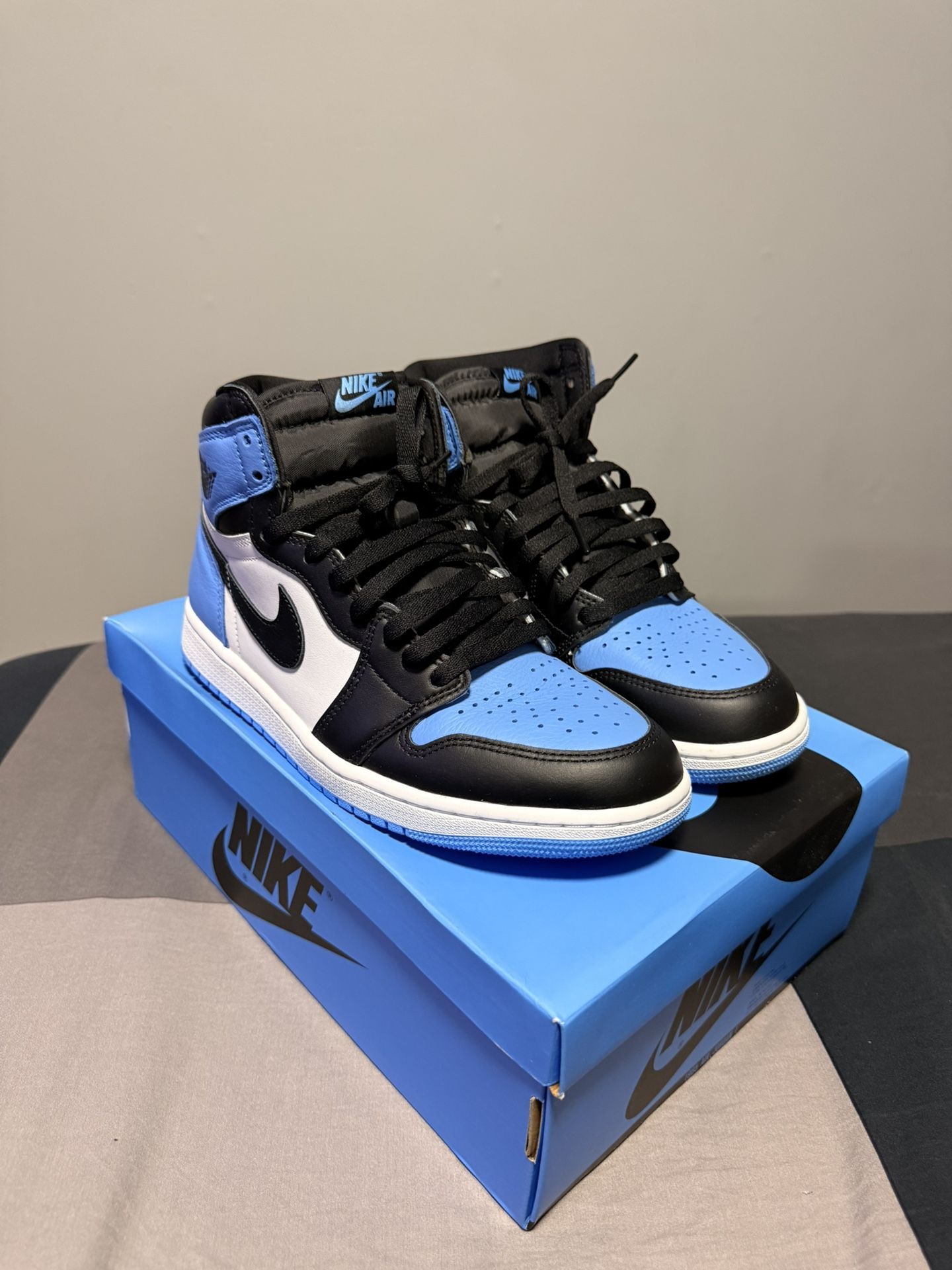 Jordan 1 Retro High OG UNC Toe