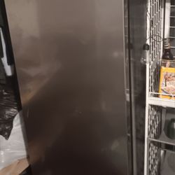 Vissani 6.9 Inch Refrigerator/freezer