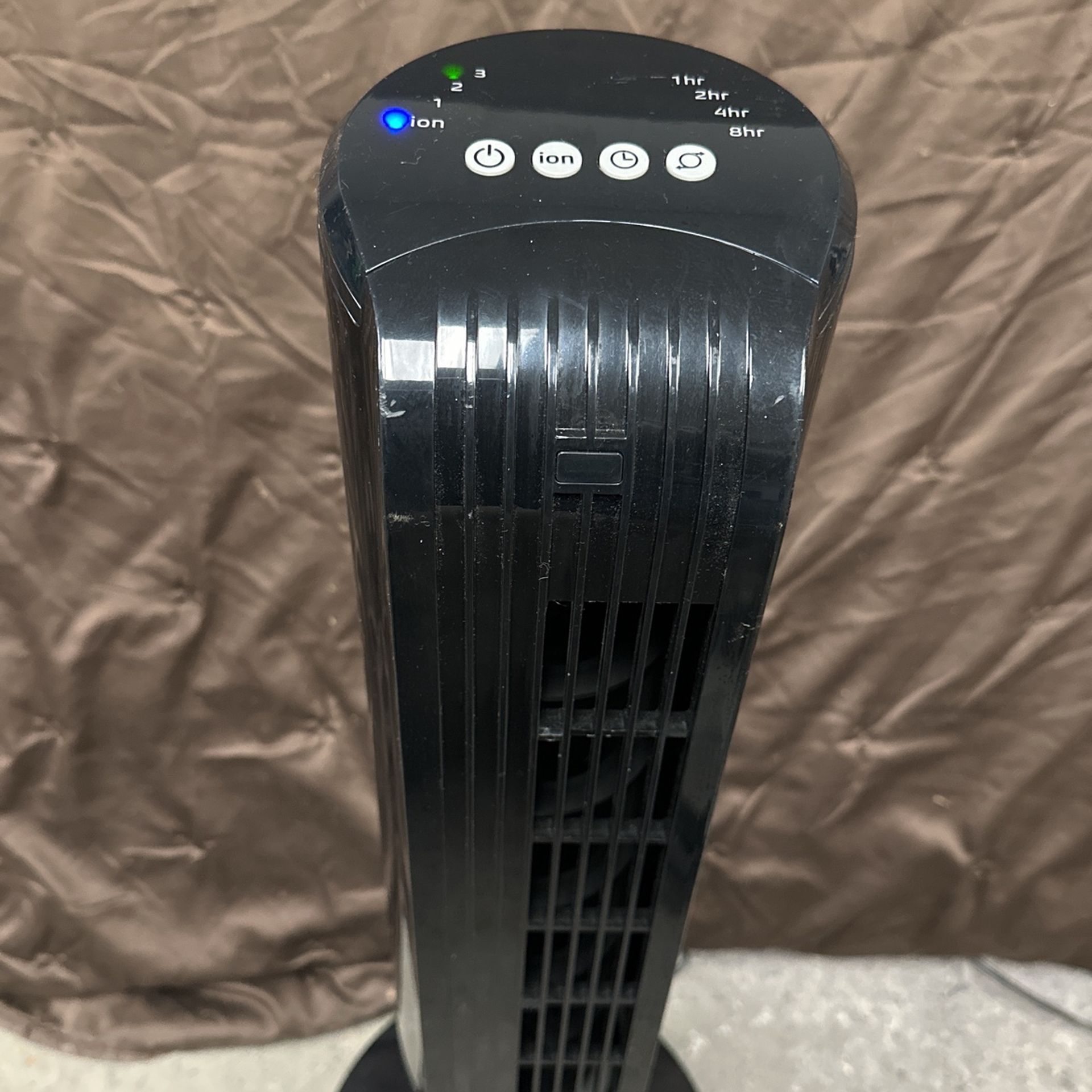 Lasko Oscillating Tower Fan 3 Speed w/ Timer Ion 120V 60Hz 0.4A T32202