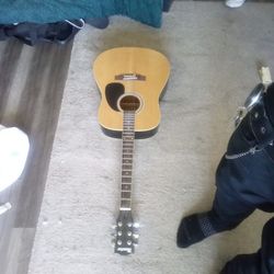  Gibson Guitar Used Good Condition