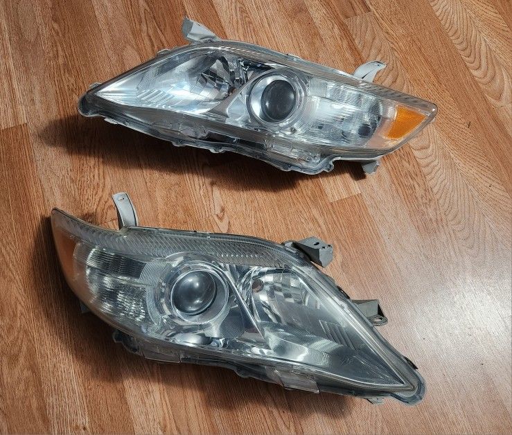 2010 To 2011 Toyota Camry OEM Headlights