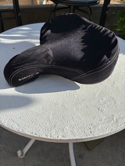 Bicycle seat, good condition