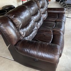 Electronic Reclining Leather Sofa (Great Condition)