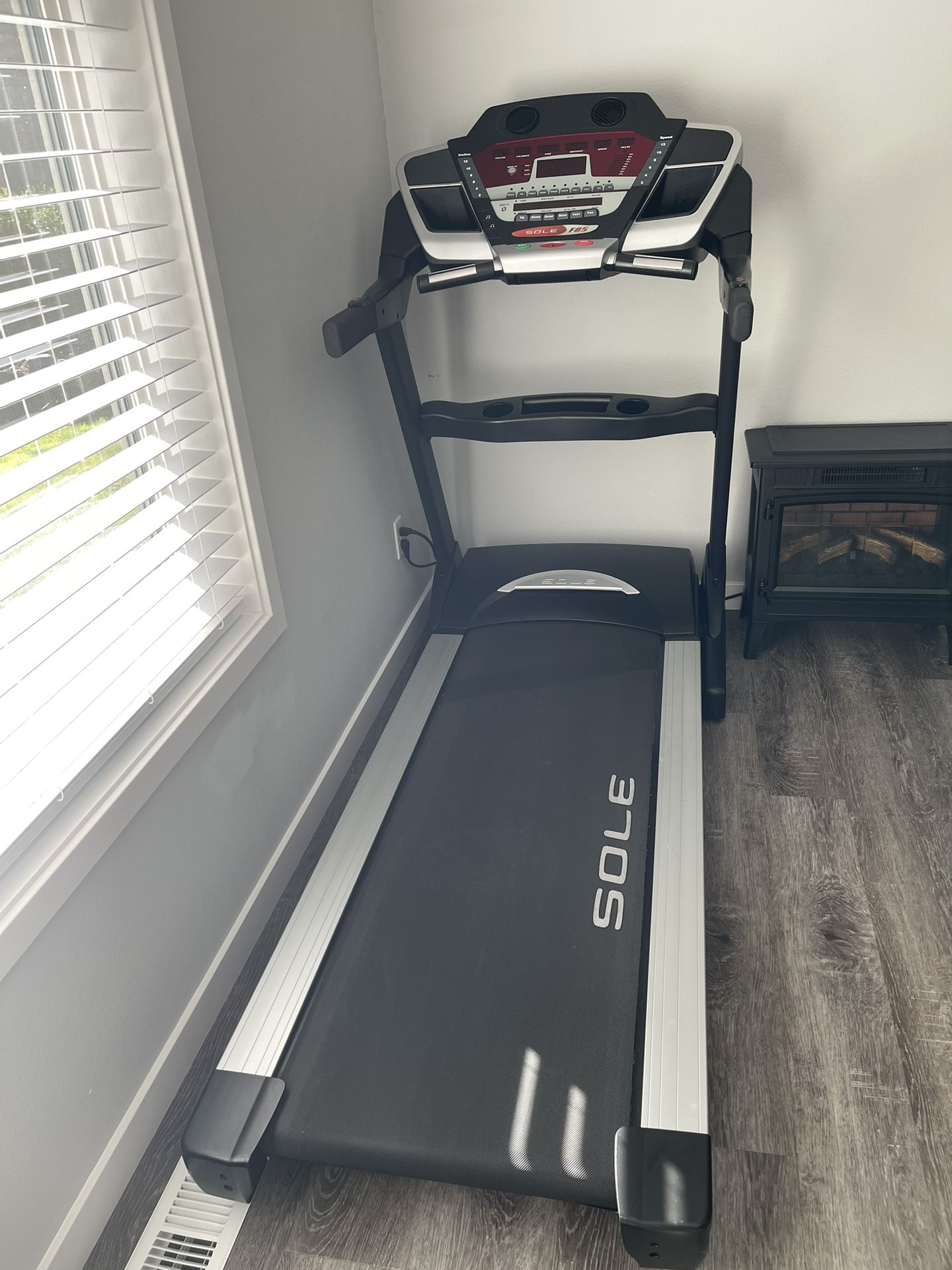 Sole F85 Treadmill