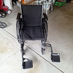 Foldable wheelchair