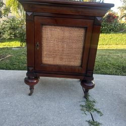 Grange Reference du Meuble French End Table