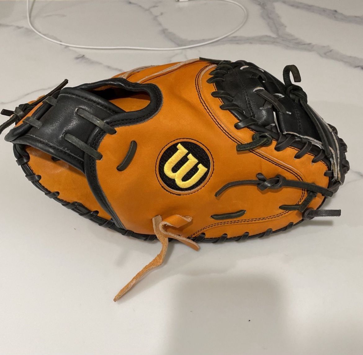 Wilson A2000 Catchers Mitt