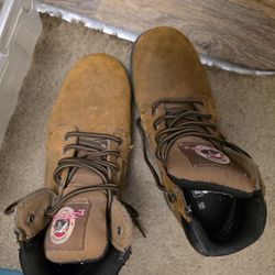 
6 pairs of shoes, most of them almost new.