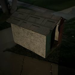 Free Dog House