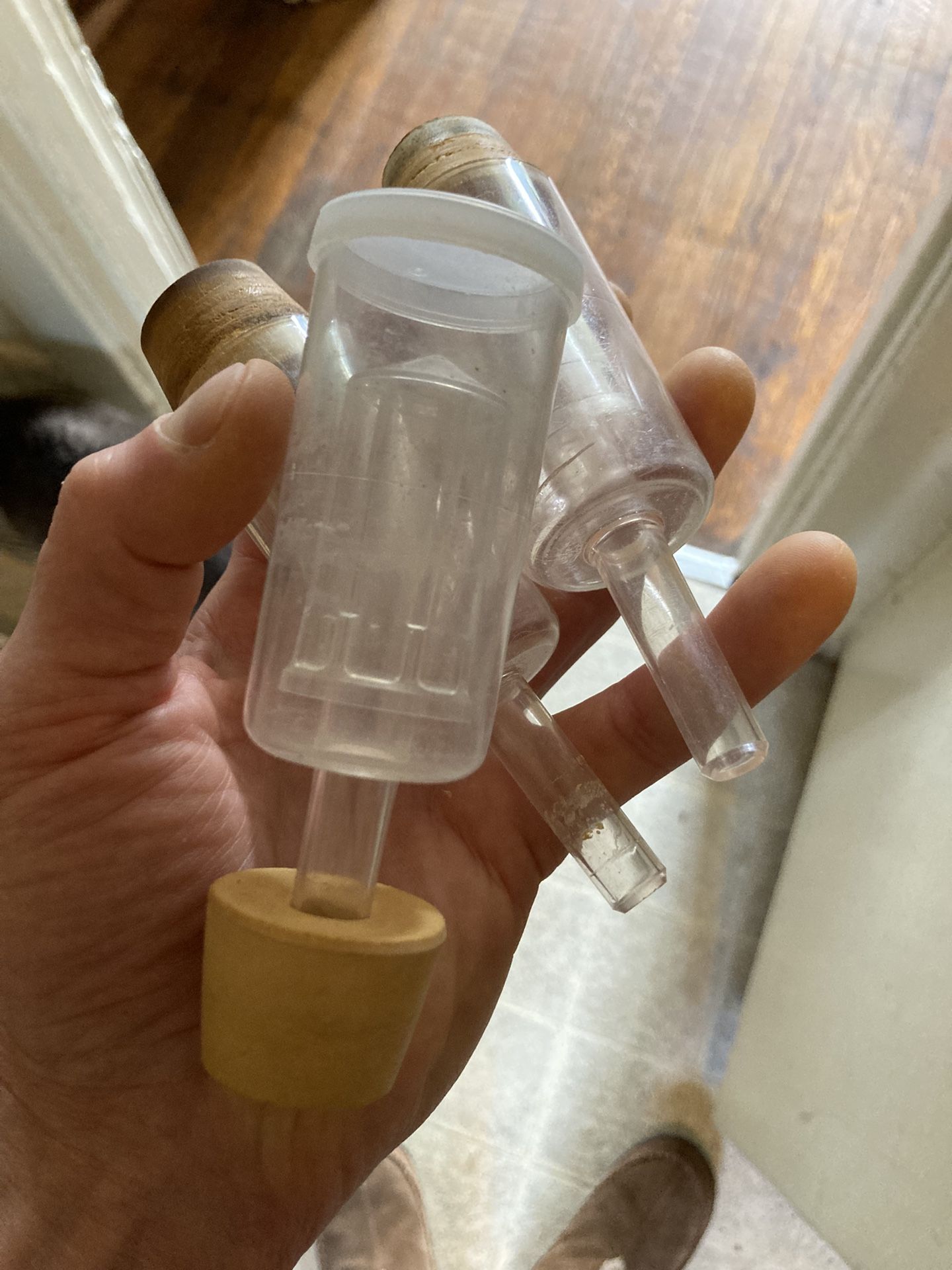 Brewing/fermentation airlocks