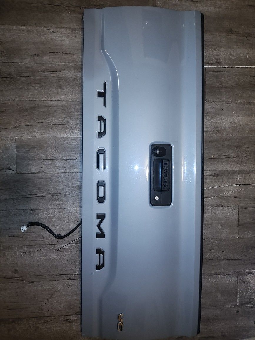 Toyota Tacoma Tailgate