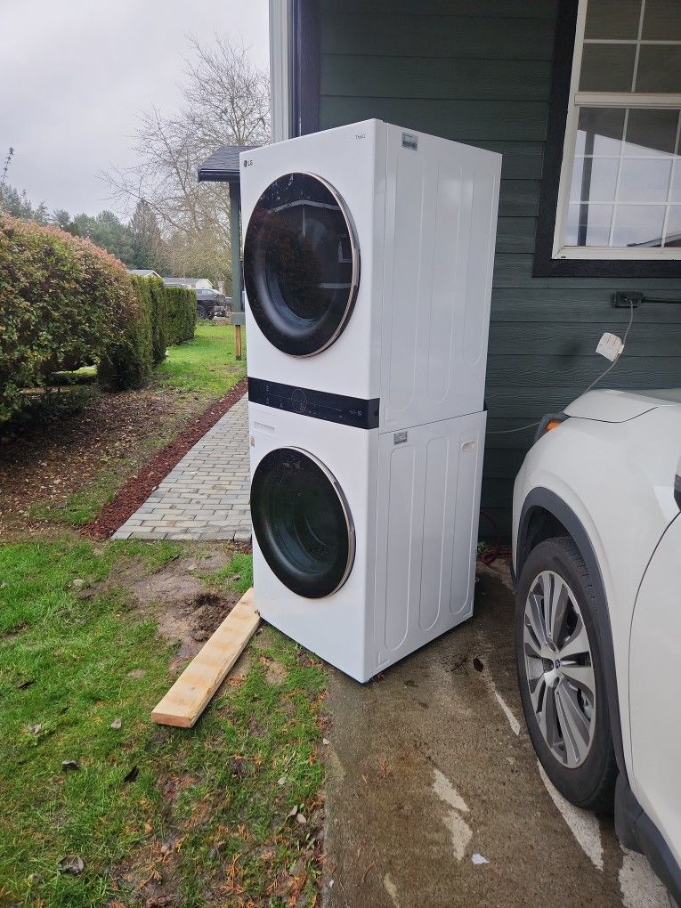 LG WASHER AND DRYER NATURAL GAS