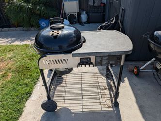 Weber Performer Deluxe with upgrade grates and cover