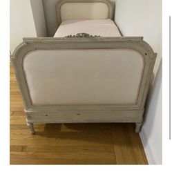 Twin Daybed - Antique 