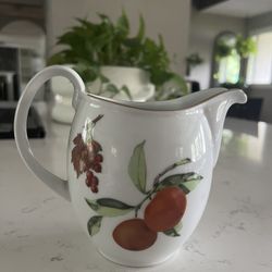 Royal Worcester Evesham Fine China Gravy Boat 