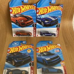 Hot Wheels Ford Mustang Muscle Mob (Lot of 4) 🐎