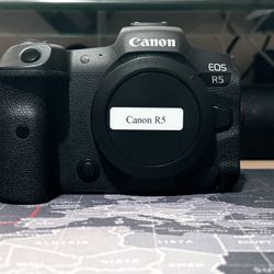 Canon R5 Pristine Condition! 