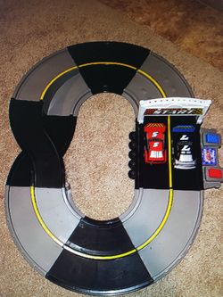 FISHER PRICE Shake N GO Racers speedway