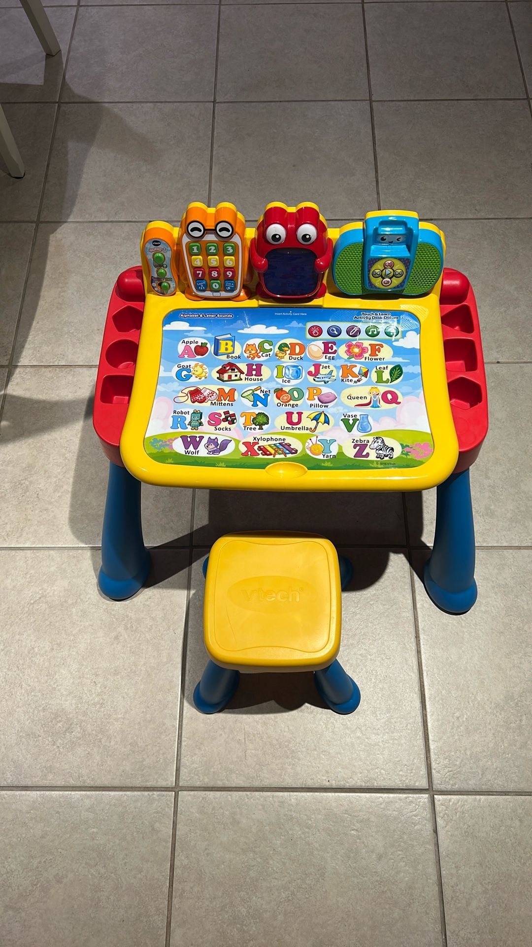 V-tech Touch And Learn Activity Desk Top 