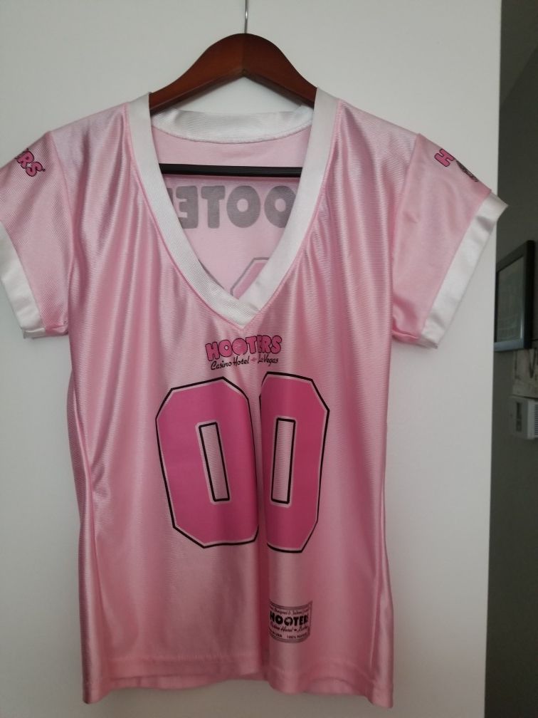 Hooters pink jersey