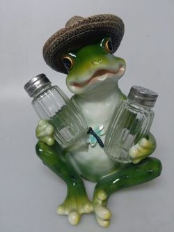 Frog salt & pepeer