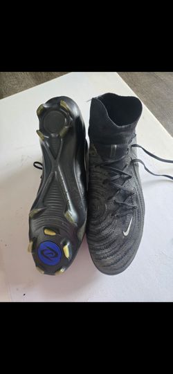 Nike Gripknit soccer cleats featuring Cyclone 360 traction technology