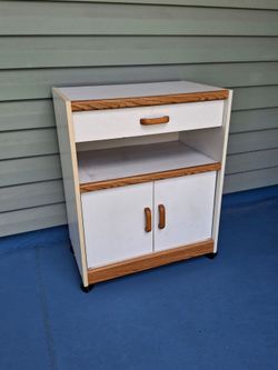 Rolling cabinet