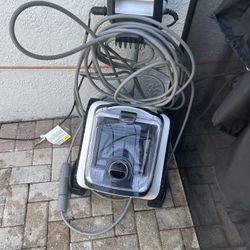 Jacuzzi  Robotic Pool Cleaner