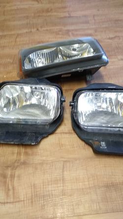 Par de fogligths chevi silverado y uno de headligths lado izkierdo preguntar precio