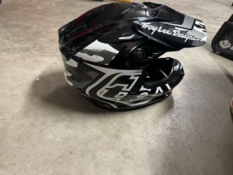 Troy Lee designs helmets