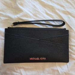 Michael Kors Wristlet 